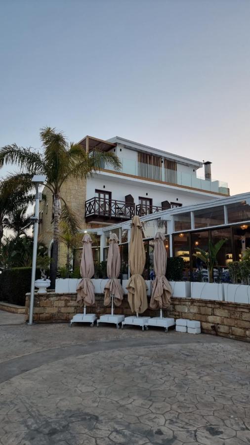 Y & P Latchi Hotel Bagian luar foto