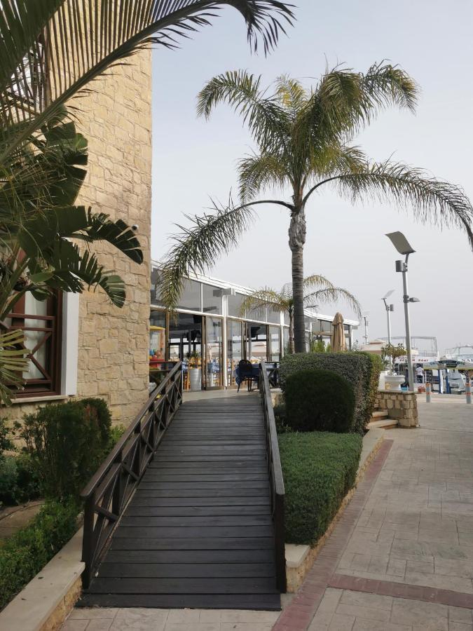 Y & P Latchi Hotel Bagian luar foto