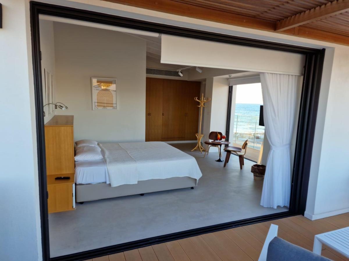 Y & P Latchi Hotel Bagian luar foto