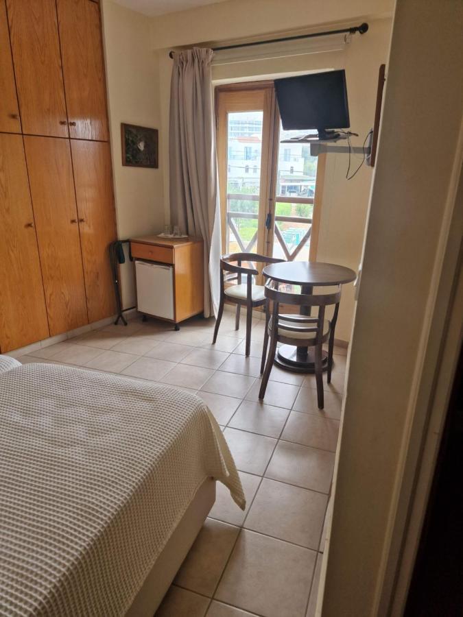 Y & P Latchi Hotel Bagian luar foto